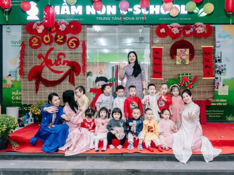 Hội chợ Tết C-School